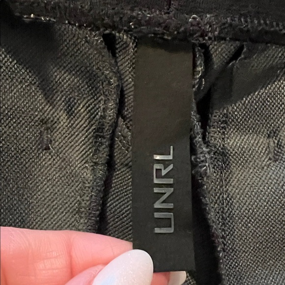 UNRL Men's Performance Pants in Grey - Picture 6 of 7